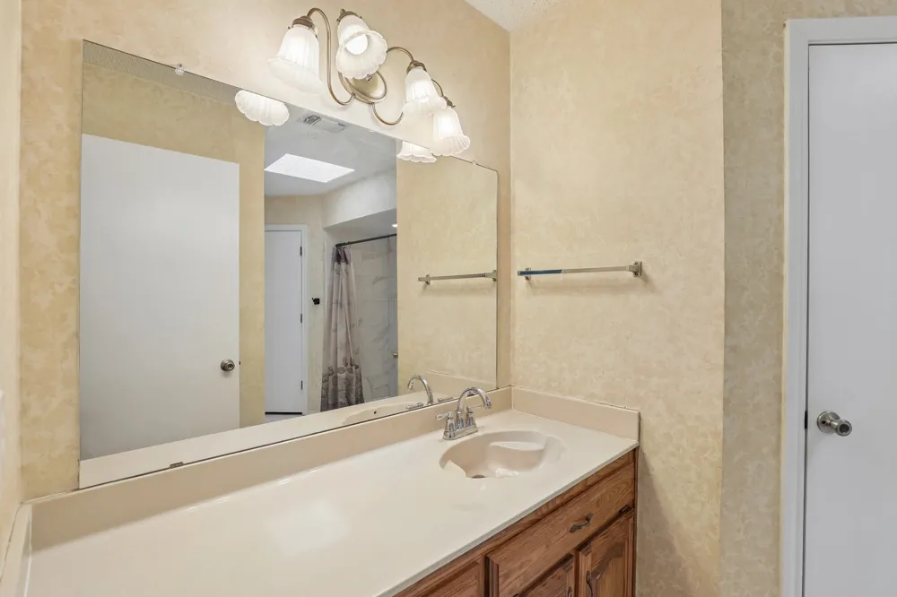 3805 Sunhill Drive Greenville, TX 75402