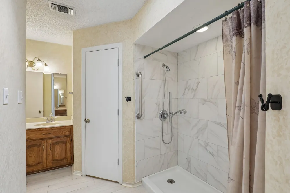 3805 Sunhill Drive Greenville, TX 75402