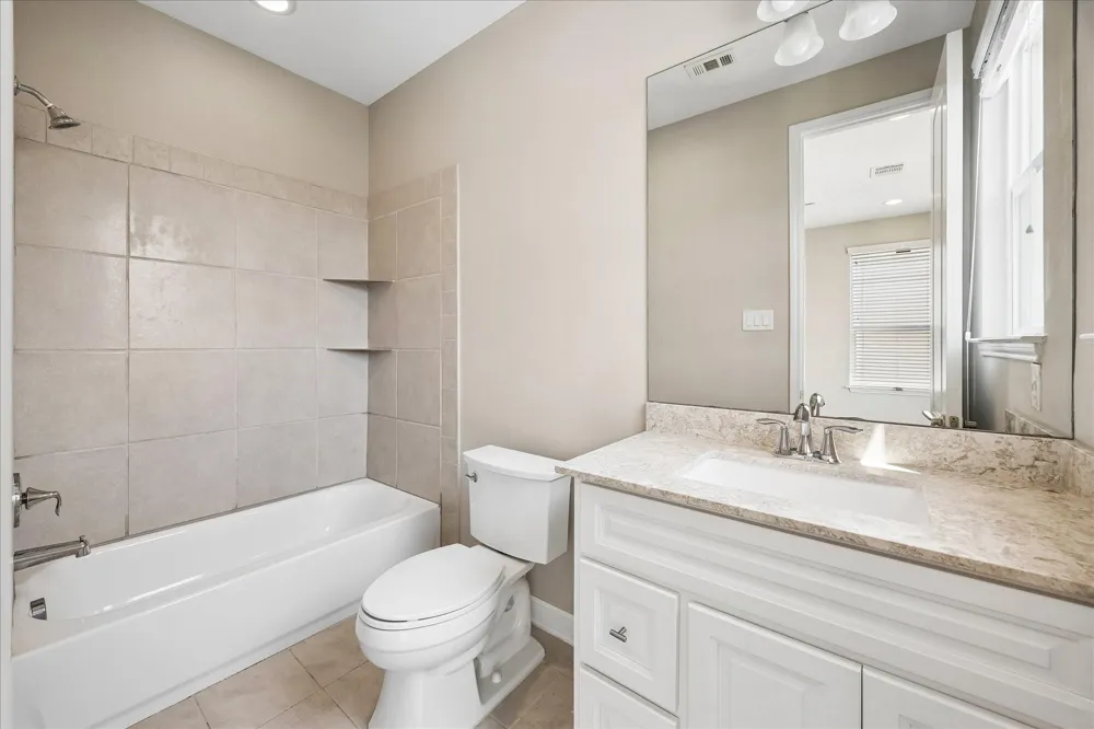 5631 Kiam Street #B Houston, TX 77007