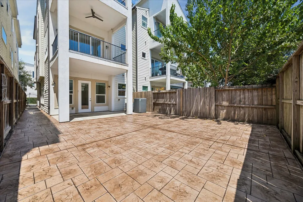 5631 Kiam Street #B Houston, TX 77007