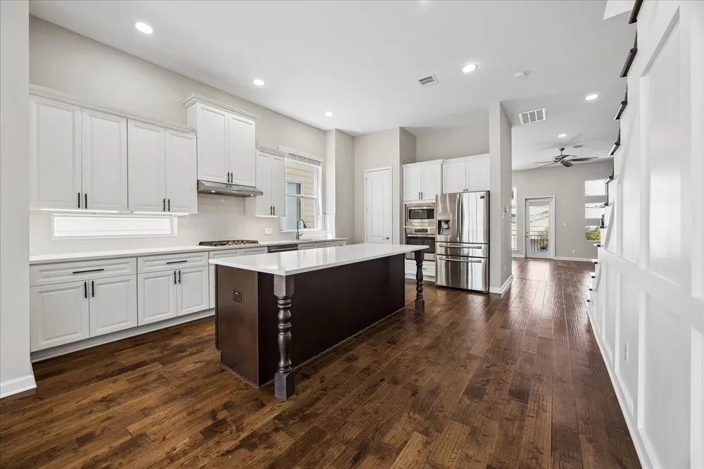 5631 Kiam Street #B Houston, TX 77007