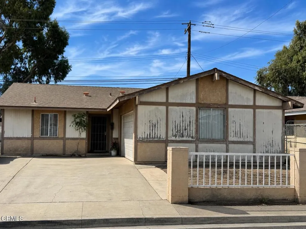 1466 Crawford Street Oxnard, CA 93030