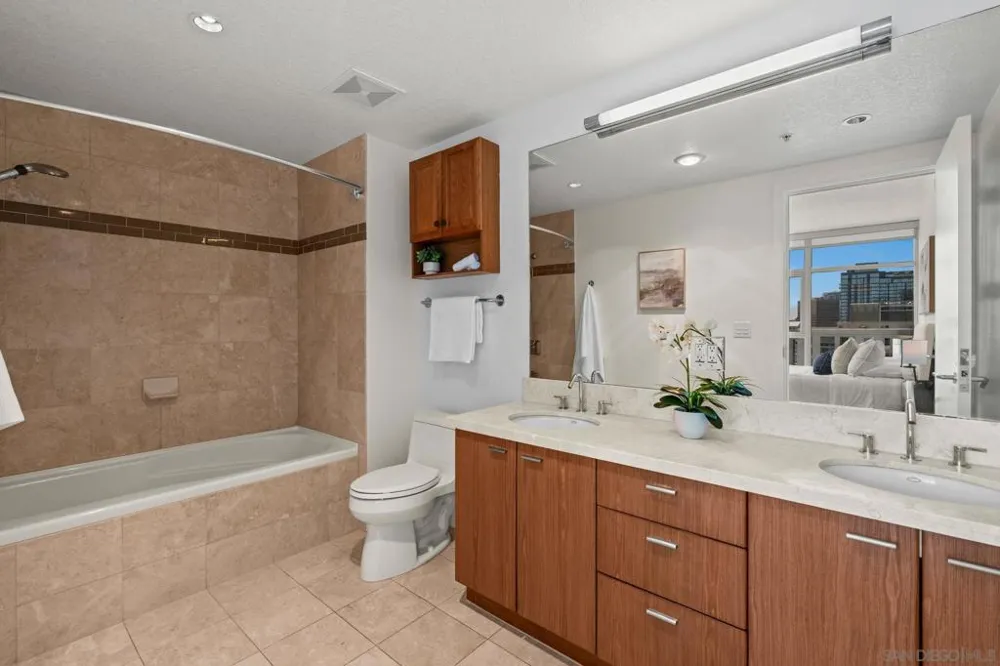 1205 Pacific #2704 San Diego, CA 92101