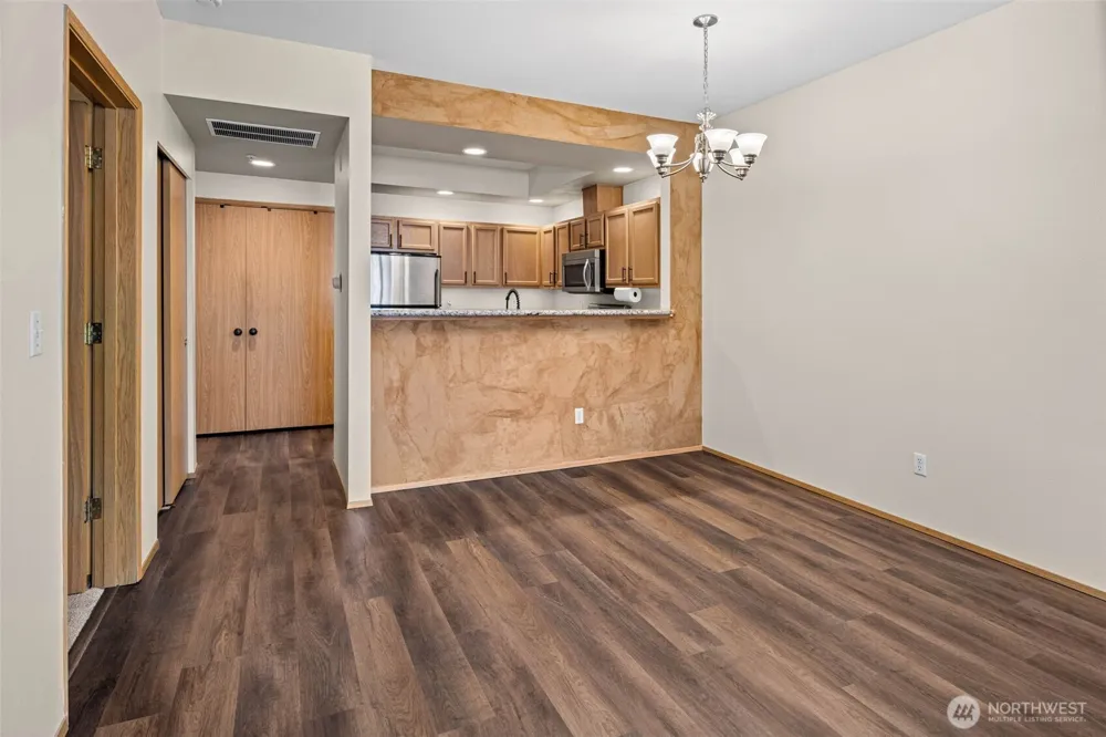 4714 Mill Pond Drive SE #403 Auburn, WA 98092