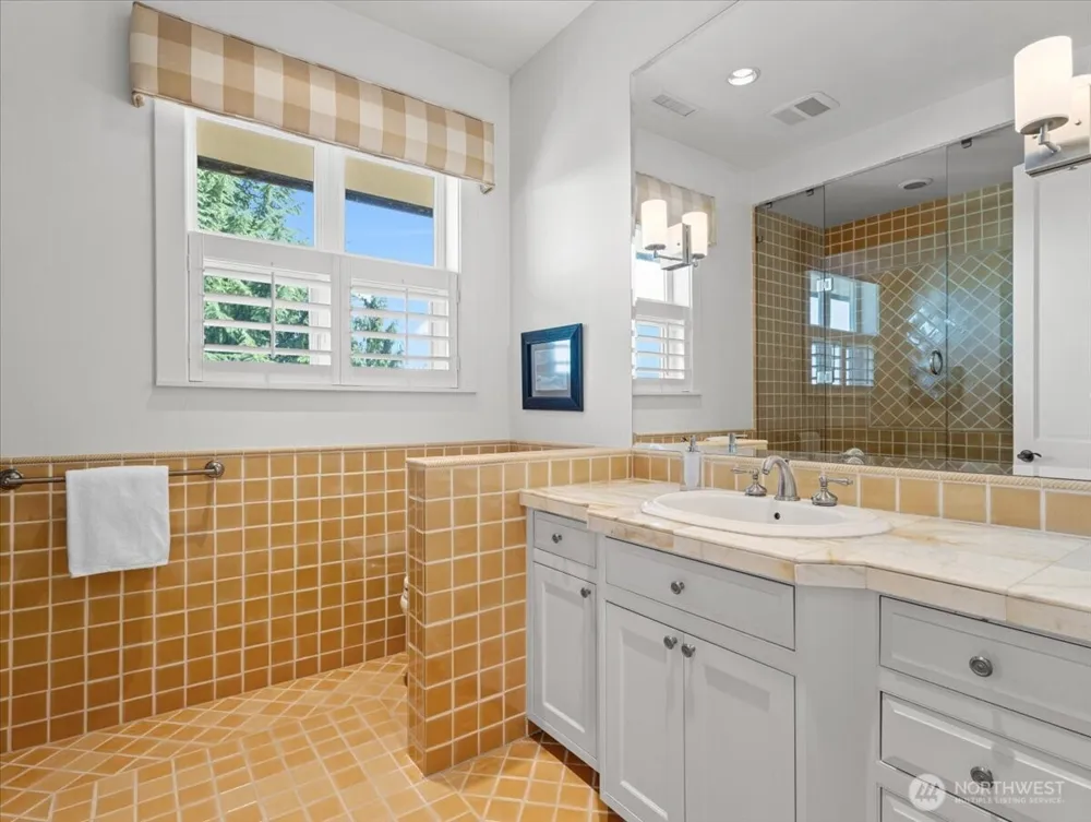 2015 SE Columbia River Dr #450 Vancouver, WA 98661