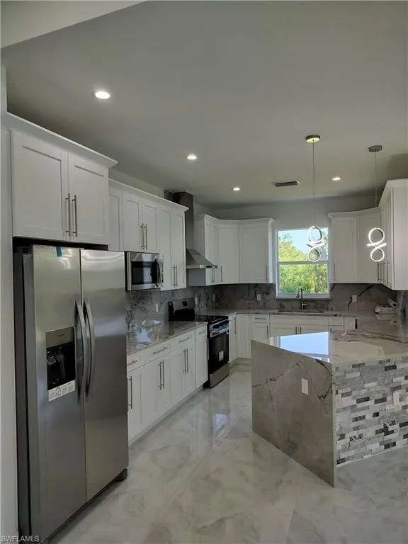4369 54th Avenue NE Naples, FL 34120