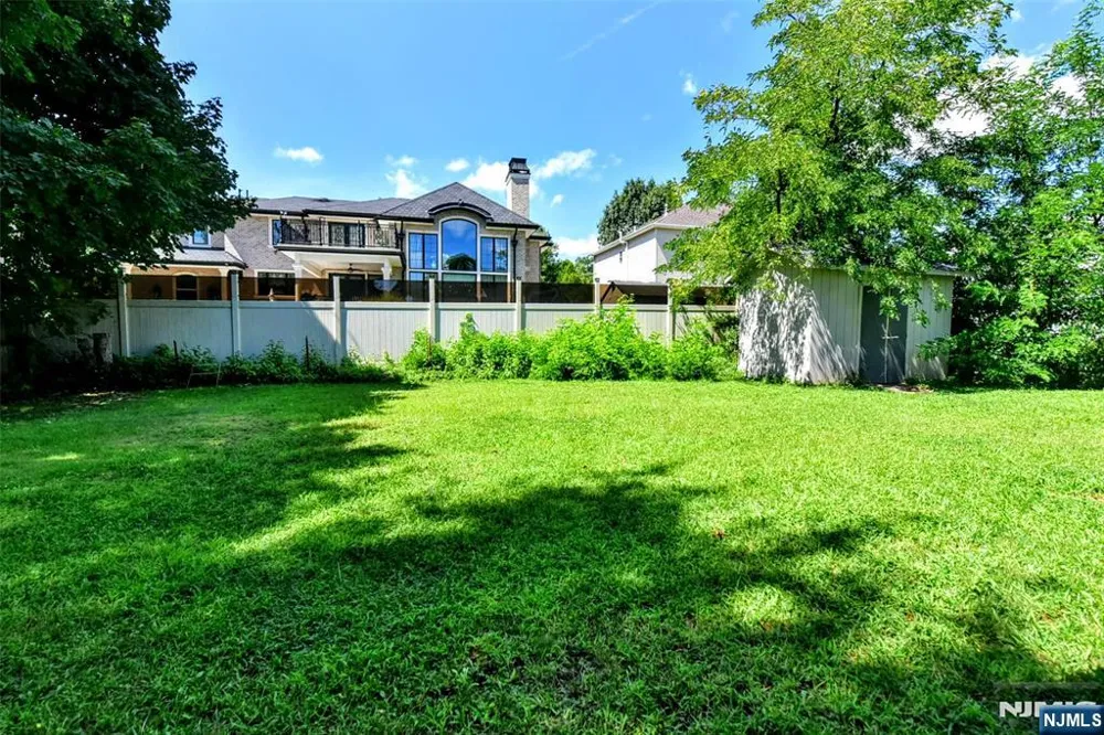 347 Forest Avenue Paramus, NJ 07652