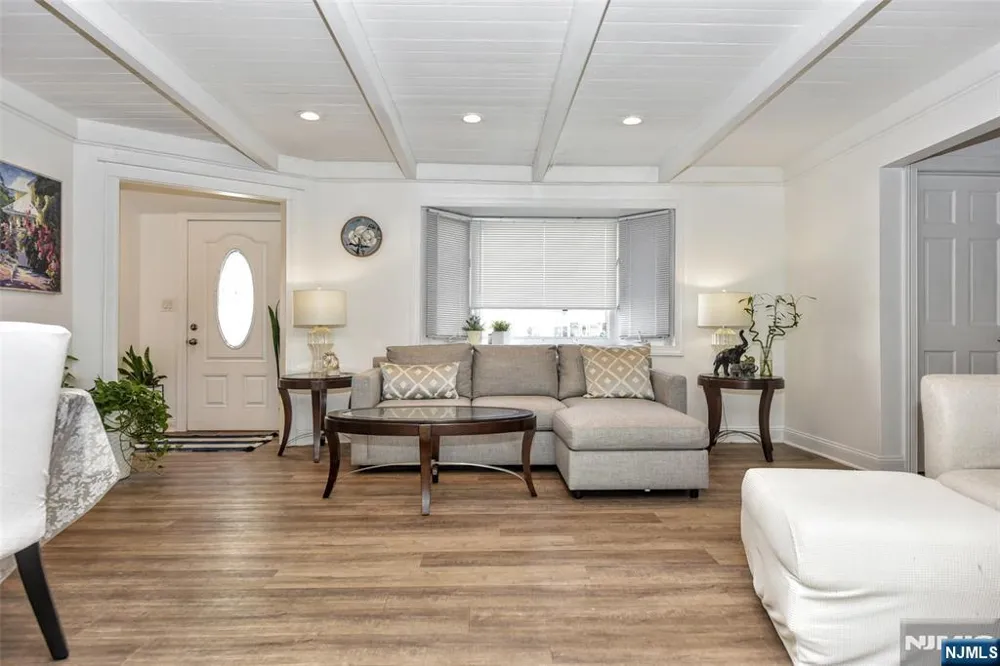 347 Forest Avenue Paramus, NJ 07652