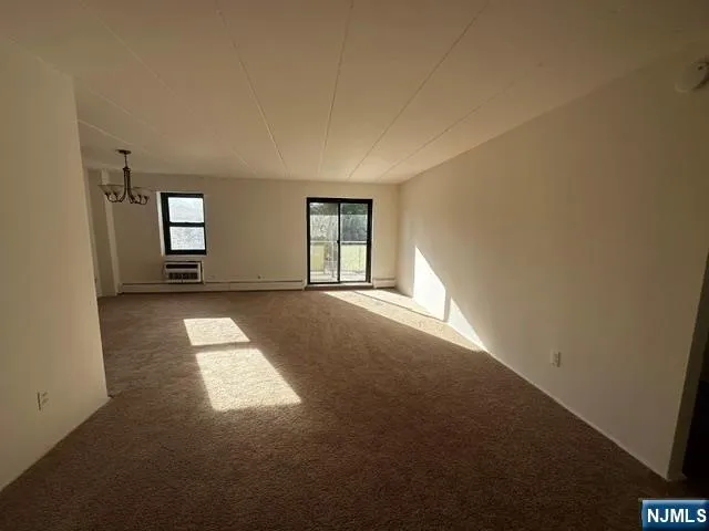 77 Prospect Avenue 3i Hackensack, NJ 07601