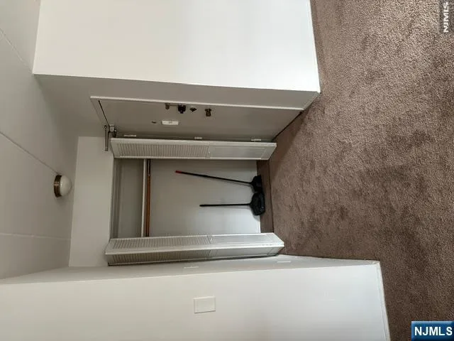 77 Prospect Avenue 3i Hackensack, NJ 07601
