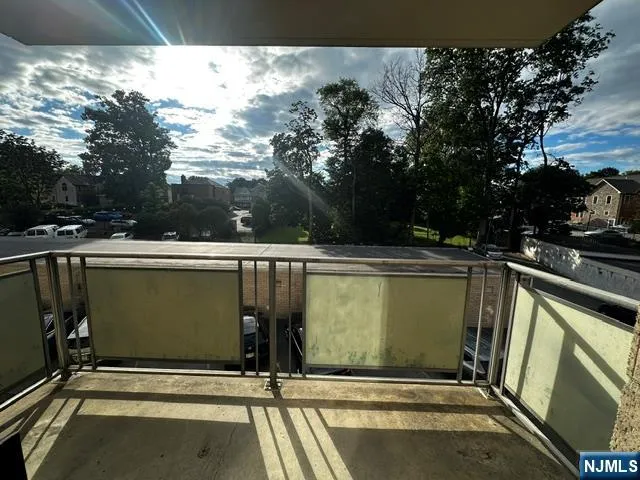 77 Prospect Avenue 3i Hackensack, NJ 07601