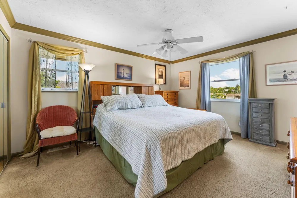 7490 Ledgewood Drive Fenton, MI 48430