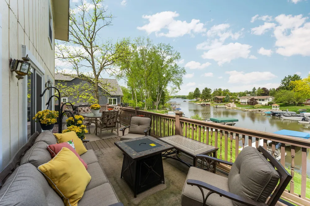 7490 Ledgewood Drive Fenton, MI 48430