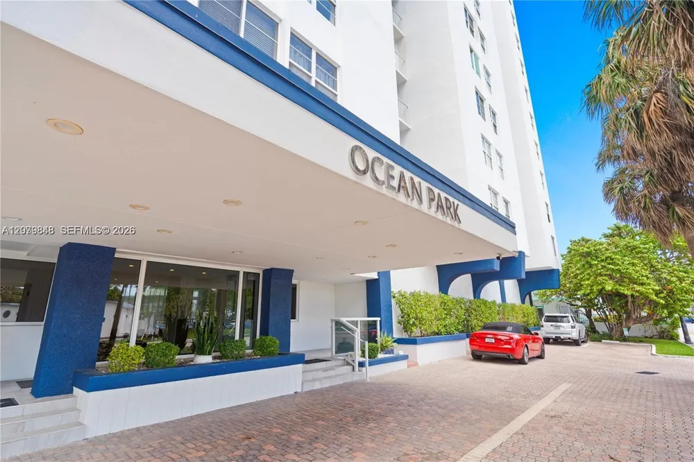 6450 Collins Ave #205 Miami Beach, FL 33141