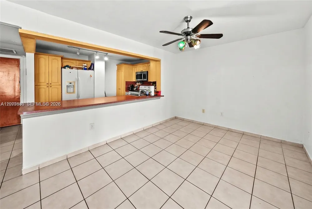 6450 Collins Ave #205 Miami Beach, FL 33141