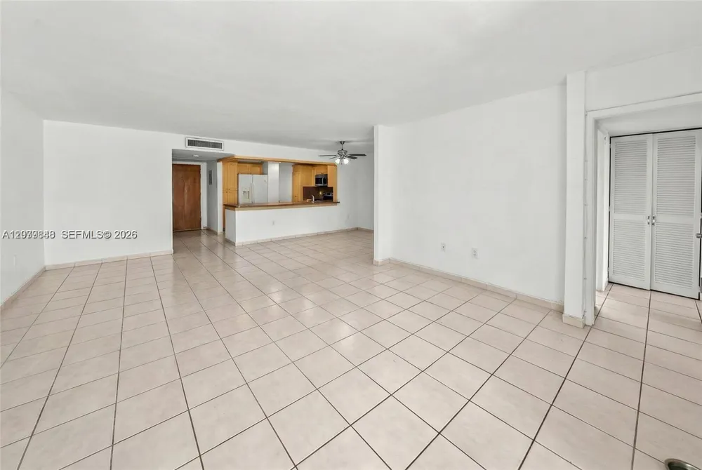 6450 Collins Ave #205 Miami Beach, FL 33141