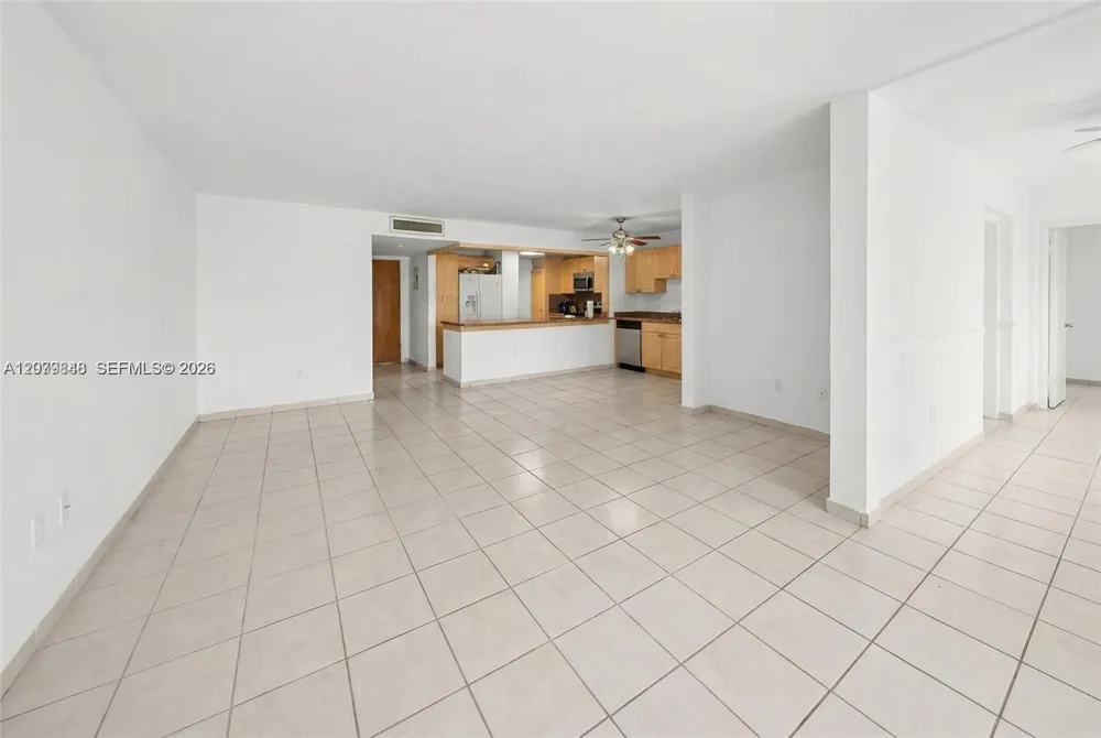 6450 Collins Ave #205 Miami Beach, FL 33141