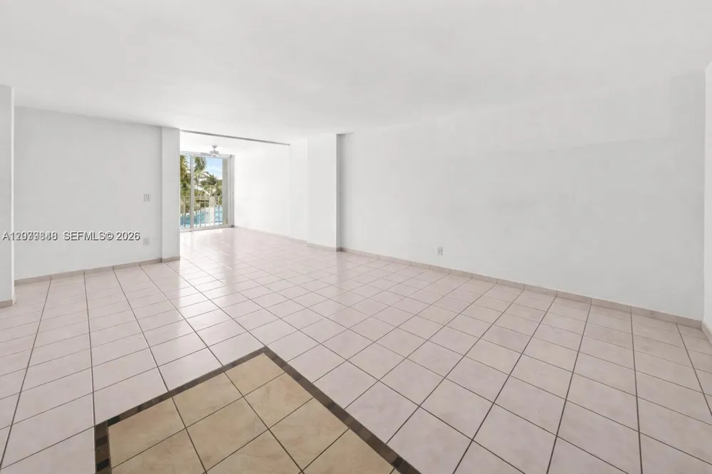 6450 Collins Ave #205 Miami Beach, FL 33141