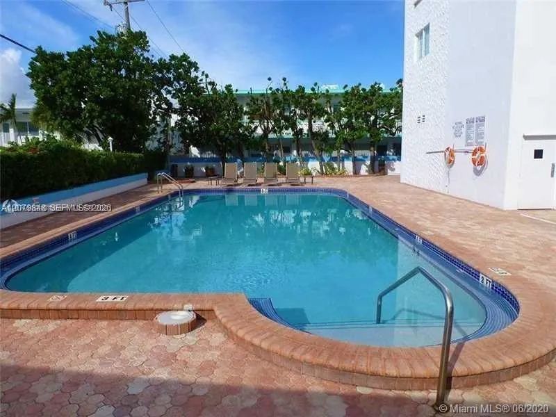 6450 Collins Ave #205 Miami Beach, FL 33141