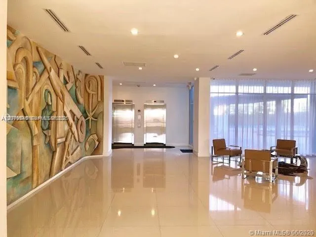 6450 Collins Ave #205 Miami Beach, FL 33141