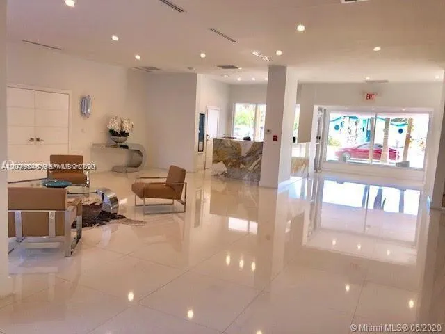 6450 Collins Ave #205 Miami Beach, FL 33141