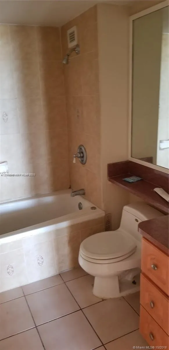 6450 Collins Ave #205 Miami Beach, FL 33141