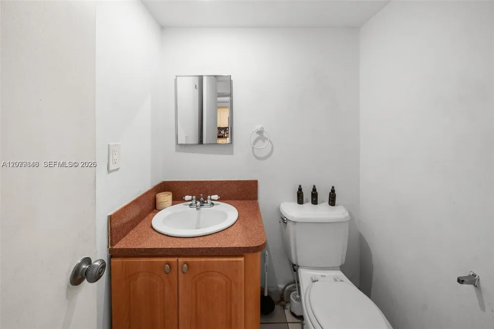 6450 Collins Ave #205 Miami Beach, FL 33141