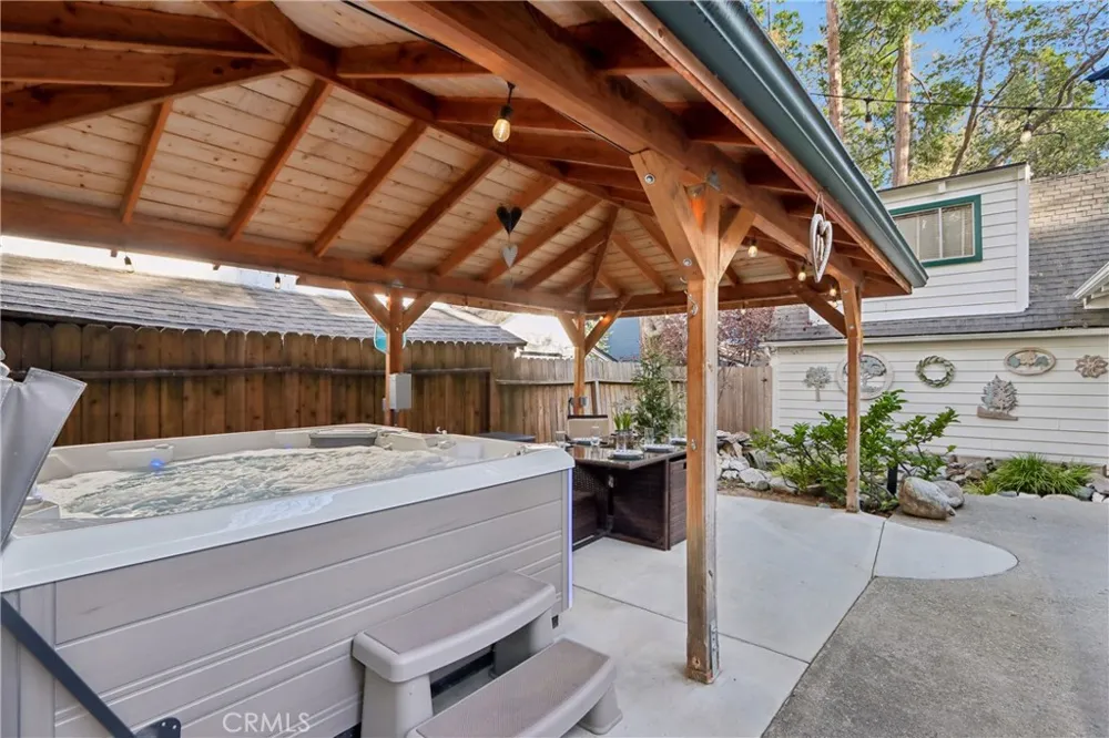229 Hemlock Drive Lake Arrowhead, CA 92352