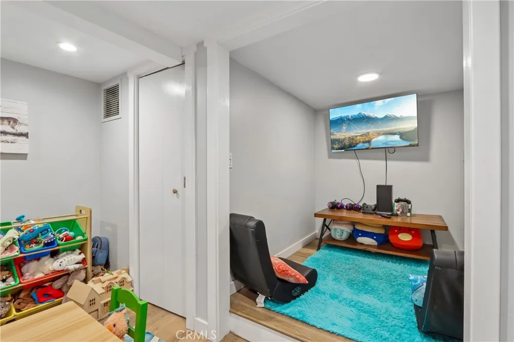 229 Hemlock Drive Lake Arrowhead, CA 92352
