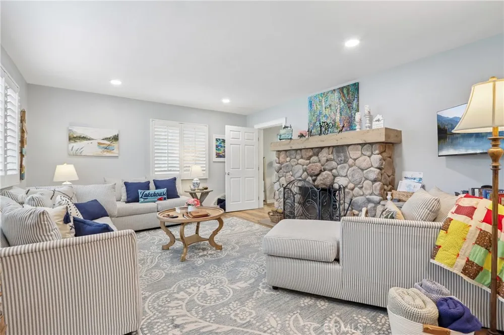 229 Hemlock Drive Lake Arrowhead, CA 92352