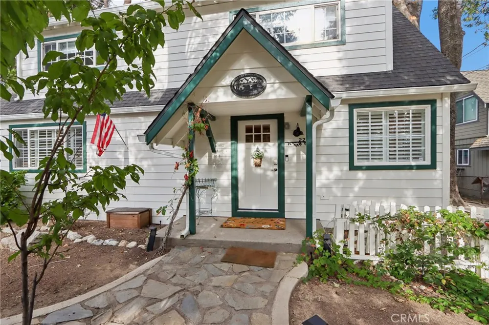 229 Hemlock Drive Lake Arrowhead, CA 92352
