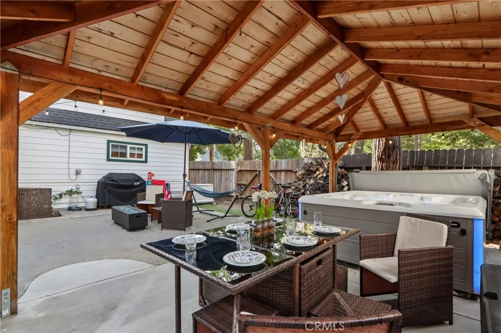 229 Hemlock Drive Lake Arrowhead, CA 92352