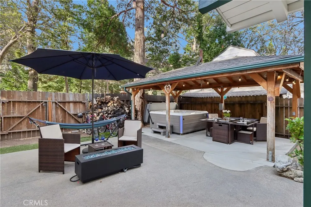 229 Hemlock Drive Lake Arrowhead, CA 92352