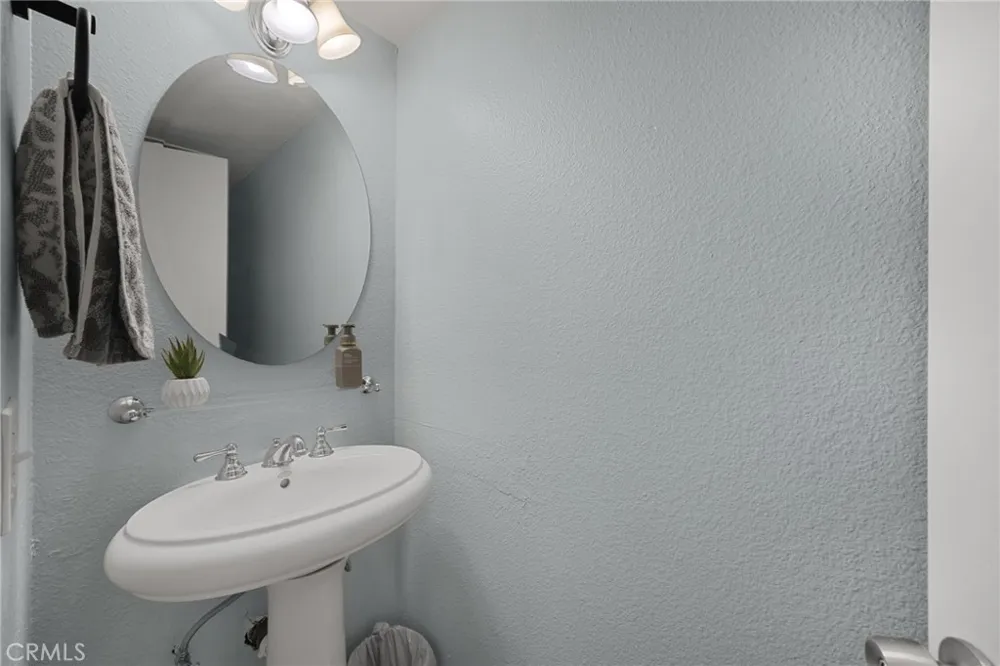 2773 Pine Creek Fullerton, CA 92835