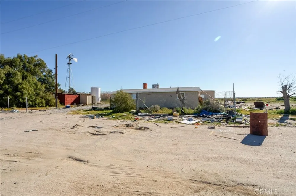 3353 W Avenue C Lancaster, CA 93536