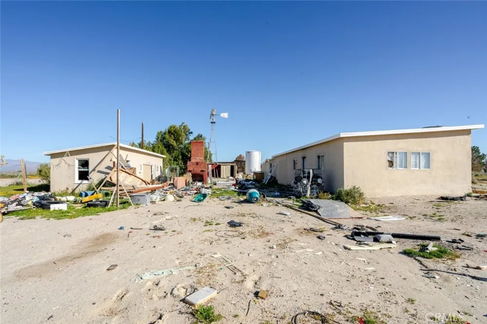 3353 W Avenue C Lancaster, CA 93536