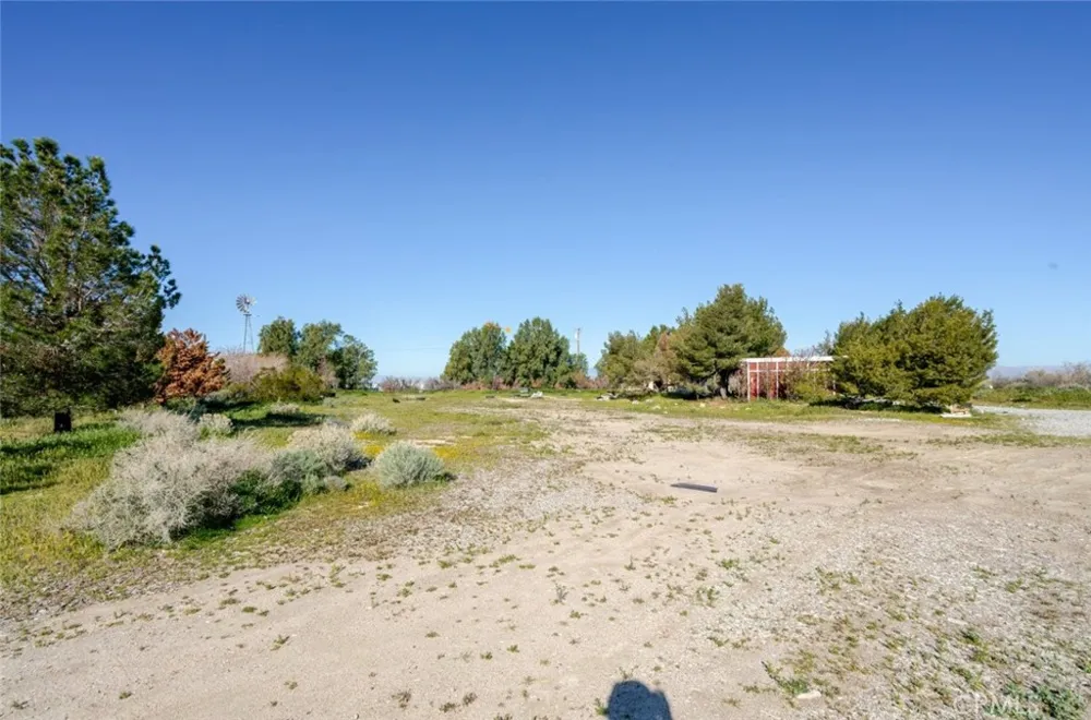 3353 W Avenue C Lancaster, CA 93536