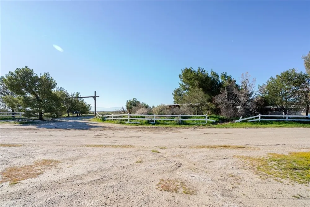 3353 W Avenue C Lancaster, CA 93536