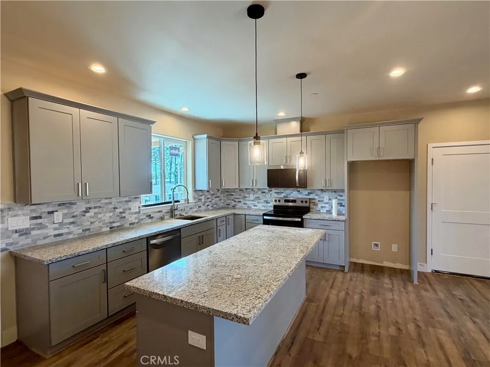 1439 Powell Paradise, CA 95969