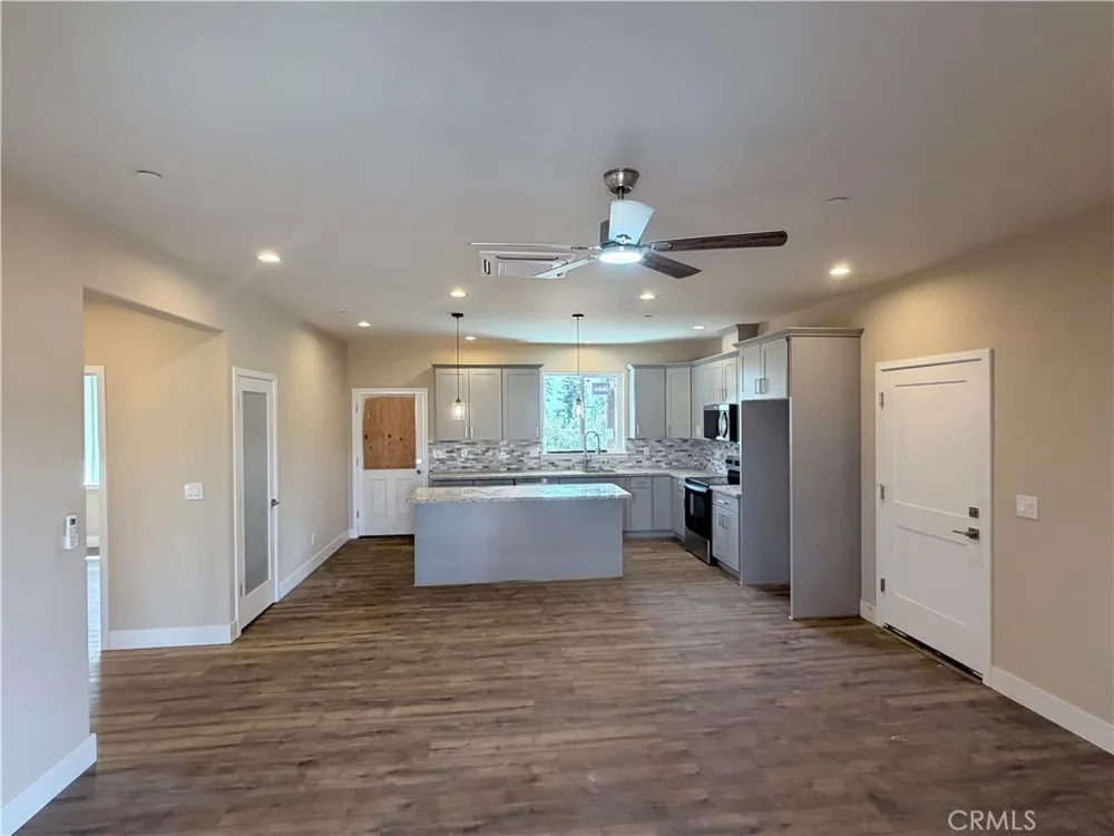 1439 Powell Paradise, CA 95969