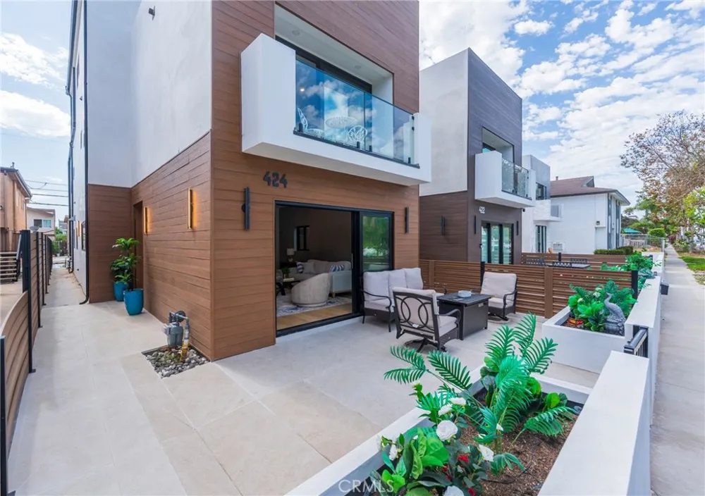 424 20th Huntington Beach, CA 92648