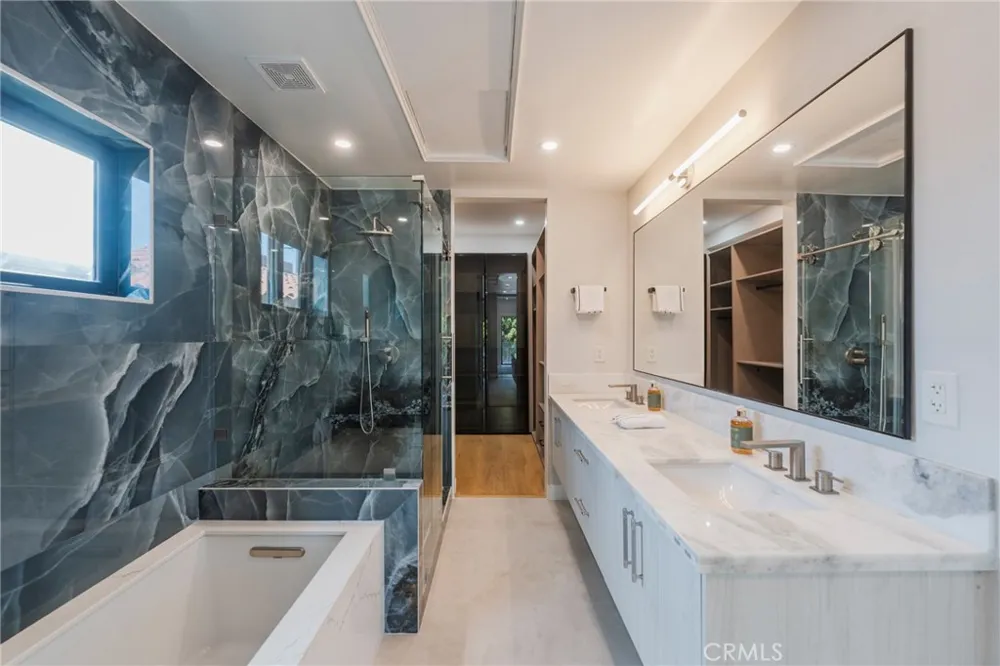 424 20th Huntington Beach, CA 92648