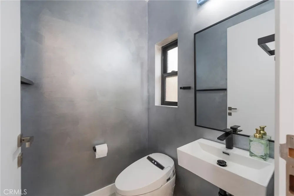 424 20th Huntington Beach, CA 92648