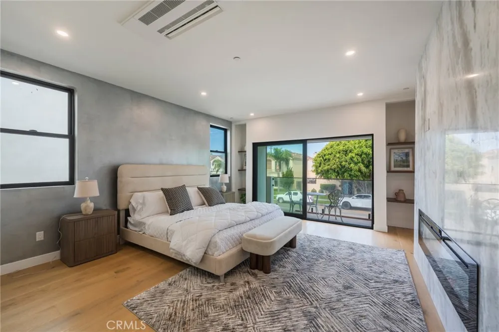 424 20th Huntington Beach, CA 92648