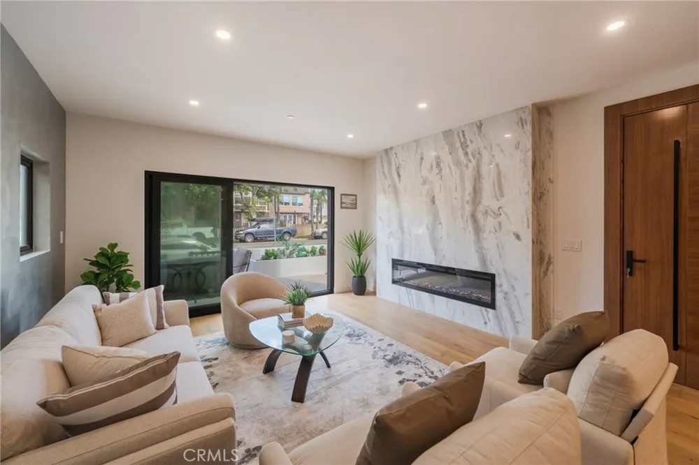 424 20th Huntington Beach, CA 92648