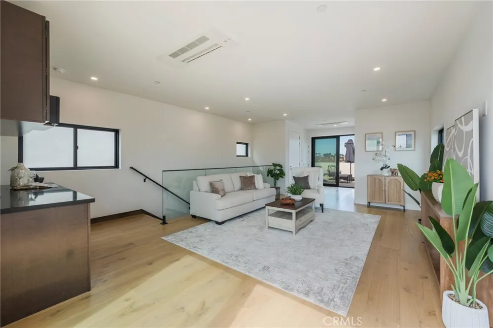 424 20th Huntington Beach, CA 92648