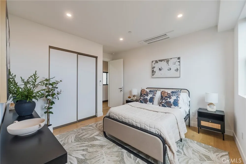 424 20th Huntington Beach, CA 92648