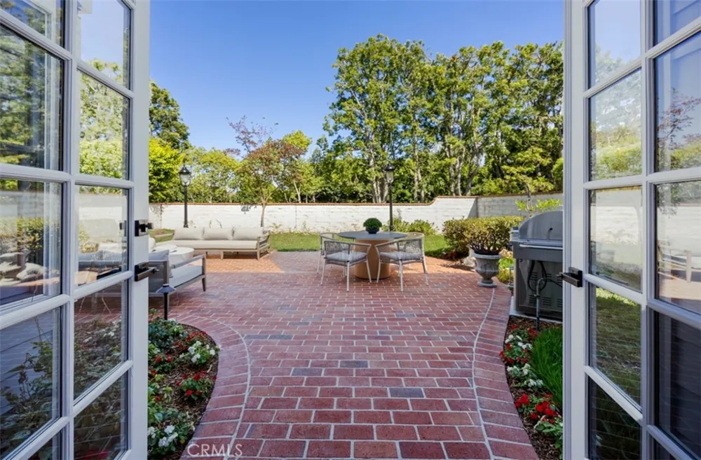 18 Hillsdale Newport Beach, CA 92660
