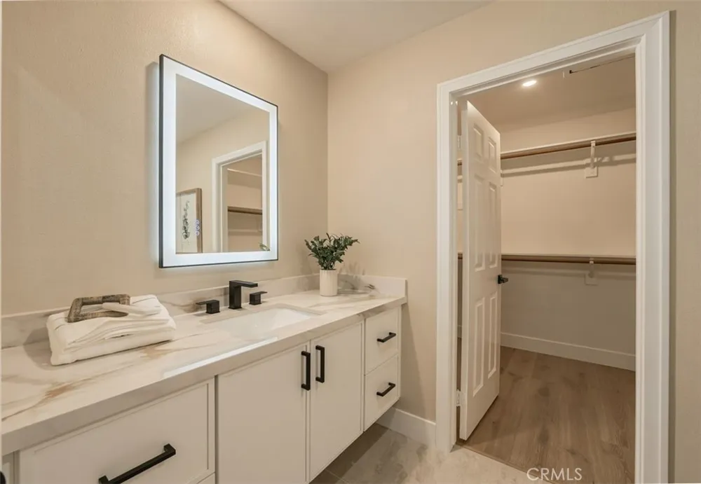 18 Hillsdale Newport Beach, CA 92660