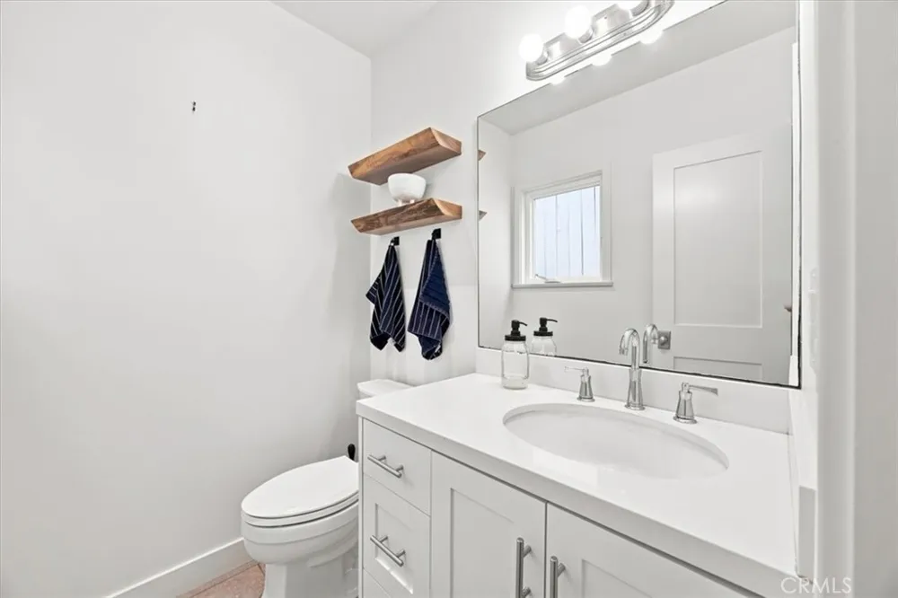 118 Meyer Court Hermosa Beach, CA 90254